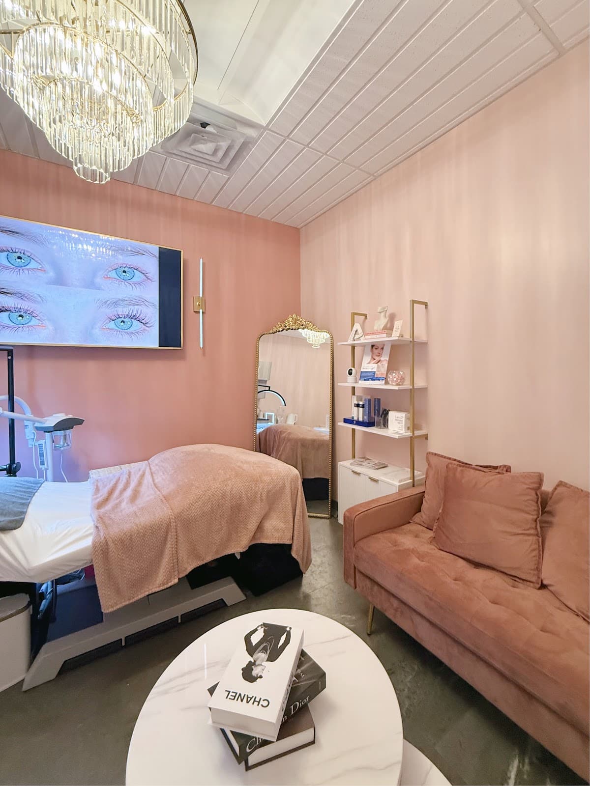 APMU Med Spa & Brow Studio- Microblading, Microshading, Lash Lift, Brow Tint, Brow Lamination, Facials, Lip Blush photo 2