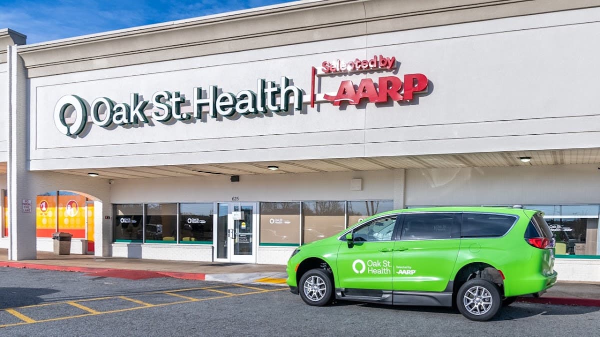 Oak Street Health South Dekalb Primary Care Clinic photo 1