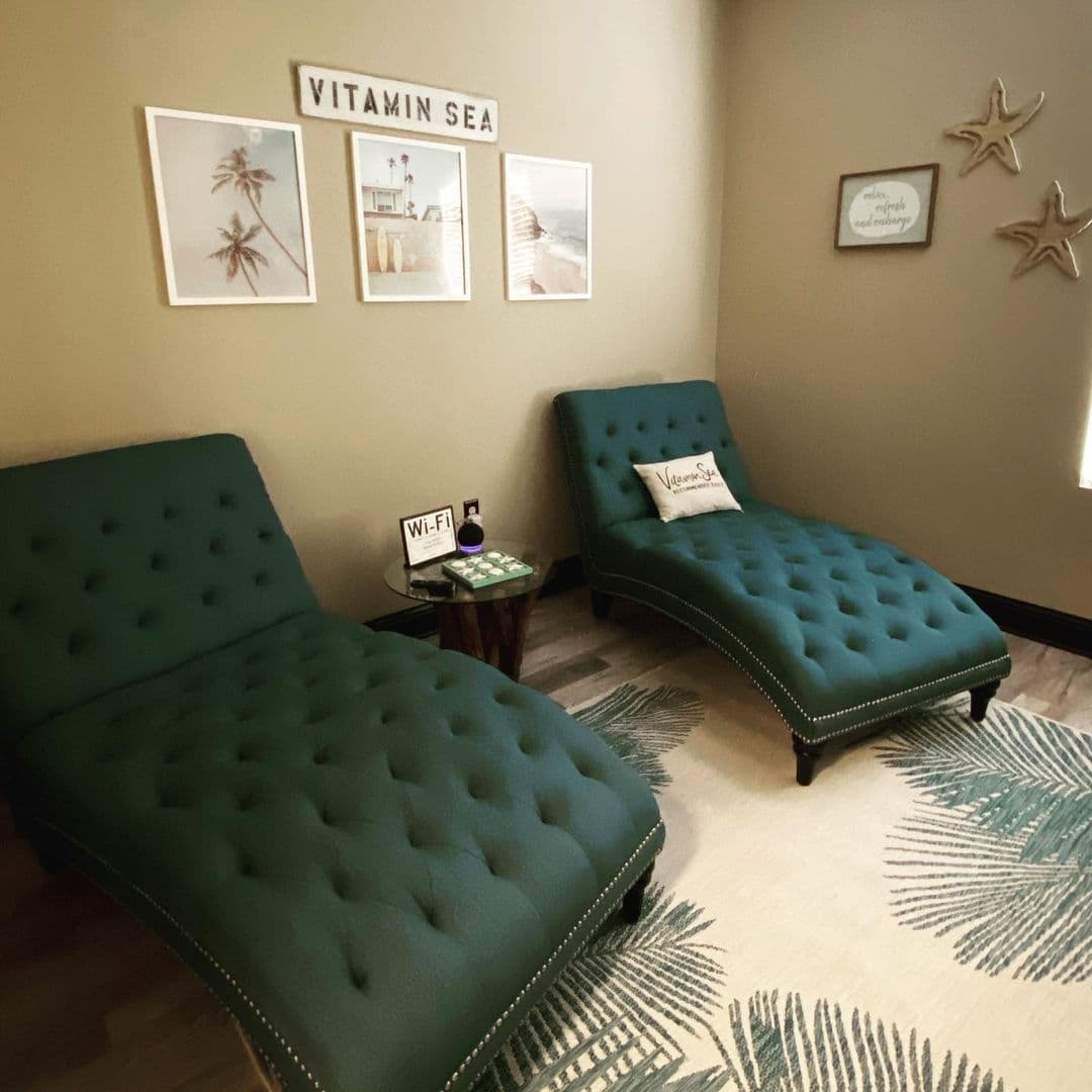 Revive IV Lounge photo 2
